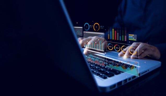 Analyst,Working,With,Computer,In,Business,Analytics,And,Data,Management